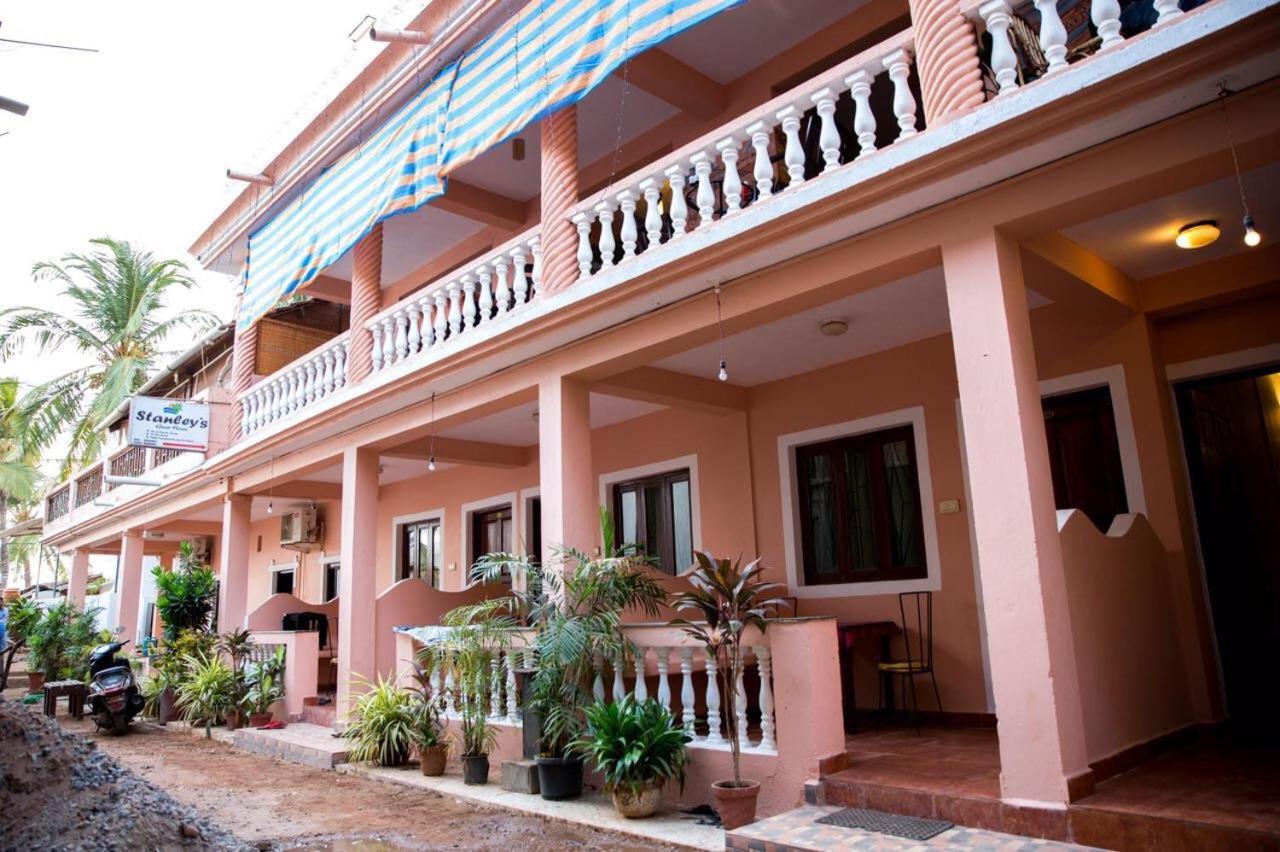 Stanleys Guest House Бага Екстер'єр фото