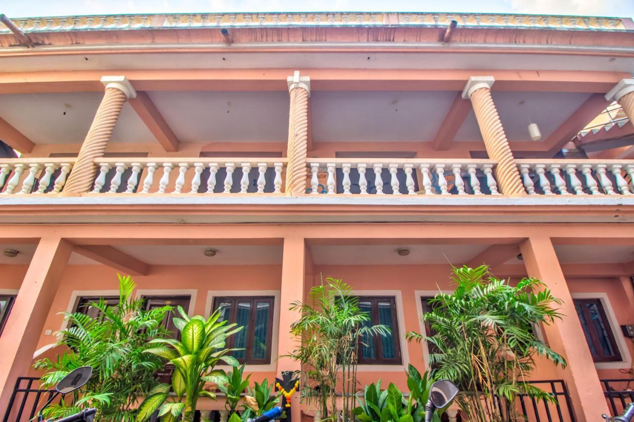 Stanleys Guest House Бага Екстер'єр фото